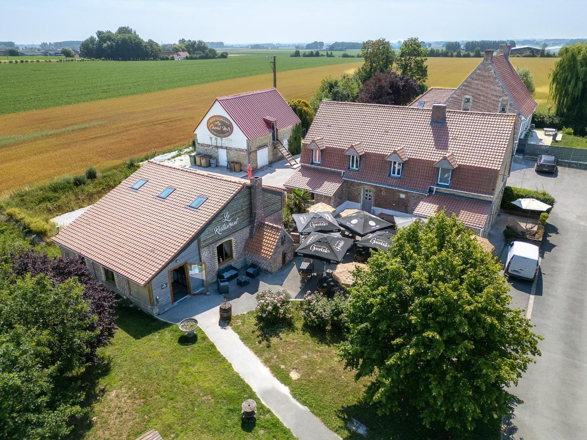 Au Cheval Noir